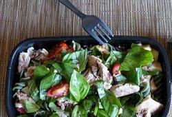 Recette Dukan : Salade de pte  la spiruline poulet basilic tomate artichaud