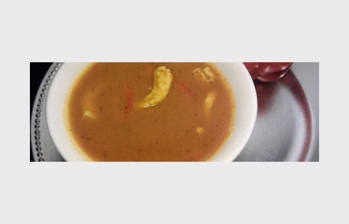 Rgime Dukan (recette minceur) : Soupe de poulet au potiron et poivron #dukan https://www.proteinaute.com/recette-soupe-de-poulet-au-potiron-et-poivron-10075.html