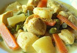 Recette Dukan : Curry de poulet  l'ananas et au galanga