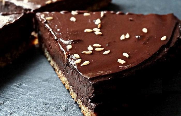 Rgime Dukan (recette minceur) : The Dark Sin (tarte au chocolat ds l'attaque) #dukan https://www.proteinaute.com/recette-the-dark-sin-tarte-au-chocolat-des-l-attaque-10583.html