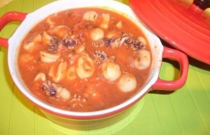 Régime Dukan (recette minceur) : Blancs de seiche à l'américaine #dukan https://www.proteinaute.com/recette-blancs-de-seiche-a-l-americaine-1085.html