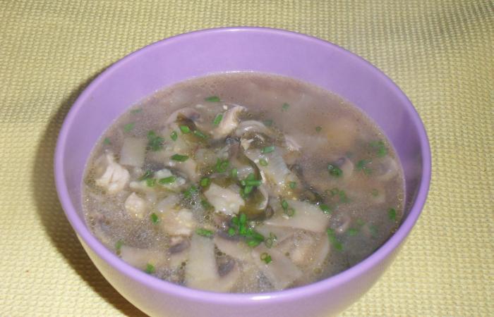 Rgime Dukan (recette minceur) : Soupe de poulet  #dukan https://www.proteinaute.com/recette-soupe-de-poulet-11146.html