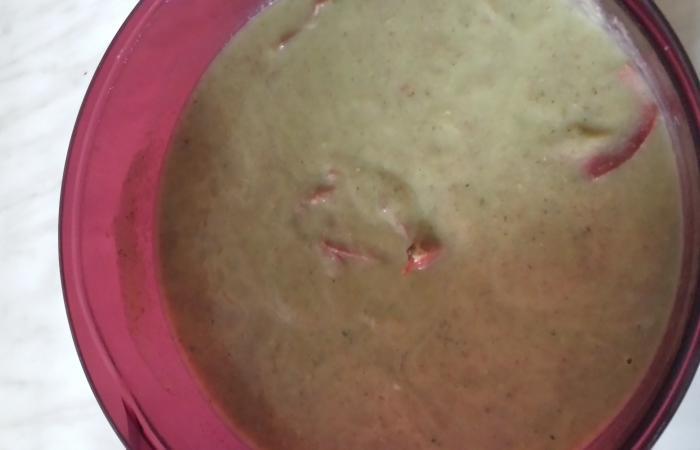 Rgime Dukan (recette minceur) : Velout de courgettes aux champignons et ses chips de grison #dukan https://www.proteinaute.com/recette-veloute-de-courgettes-aux-champignons-et-ses-chips-de-grison-11330.html