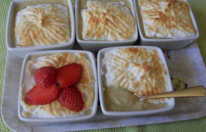 Rgime Dukan (recette minceur) : Crme de rhubarbe meringue #dukan https://www.proteinaute.com/recette-creme-de-rhubarbe-meringuee-11482.html