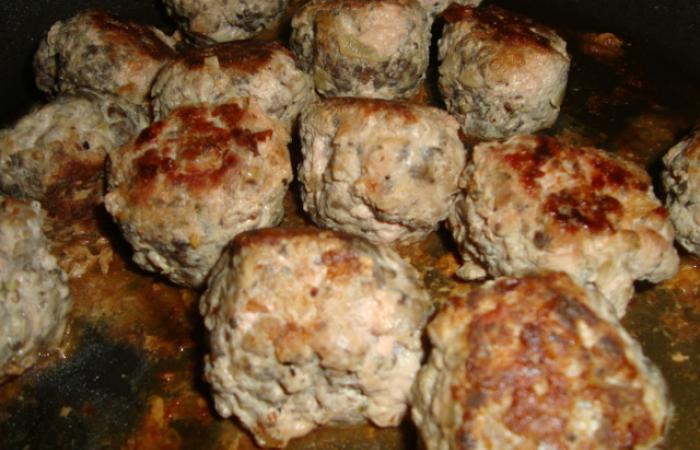 Rgime Dukan (recette minceur) : Boulettes de veau aux champignons #dukan https://www.proteinaute.com/recette-boulettes-de-veau-aux-champignons-11722.html