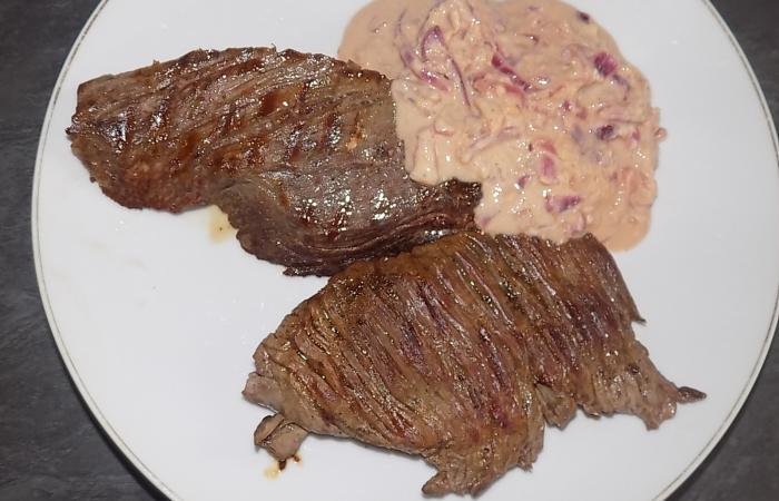 Rgime Dukan (recette minceur) : Bavette grille et sauce aux oignons rouges  #dukan https://www.proteinaute.com/recette-bavette-grillee-et-sauce-aux-oignons-rouges-12640.html