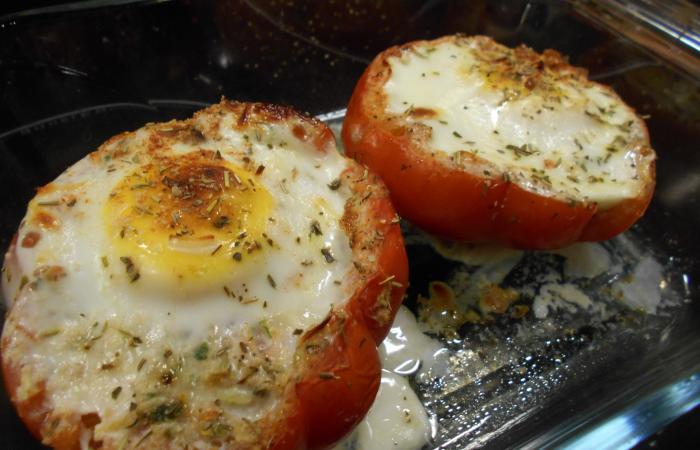 Rgime Dukan (recette minceur) : Oeuf cocotte en tomate #dukan https://www.proteinaute.com/recette-oeuf-cocotte-en-tomate-12729.html