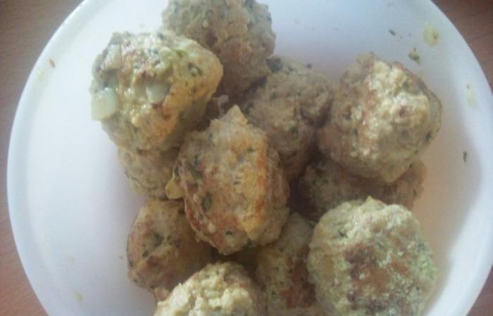 Rgime Dukan (recette minceur) : Boulettes de hach de poulet au curry #dukan https://www.proteinaute.com/recette-boulettes-de-hache-de-poulet-au-curry-1286.html