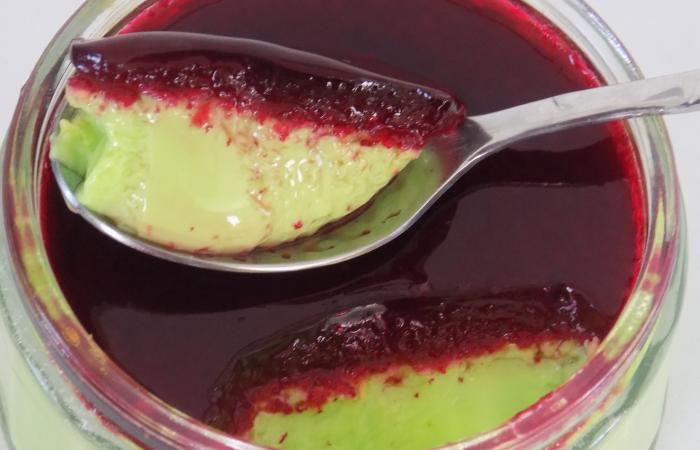 Rgime Dukan (recette minceur) : Crme pistache/coco et gele de framboise #dukan https://www.proteinaute.com/recette-creme-pistache-coco-et-gelee-de-framboise-12934.html