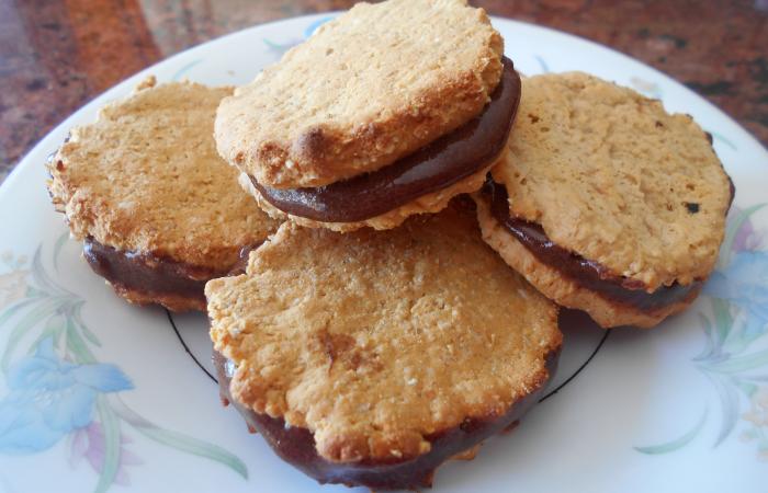 Rgime Dukan (recette minceur) : Biscuits fourrs au chocolat #dukan https://www.proteinaute.com/recette-biscuits-fourres-au-chocolat-13090.html