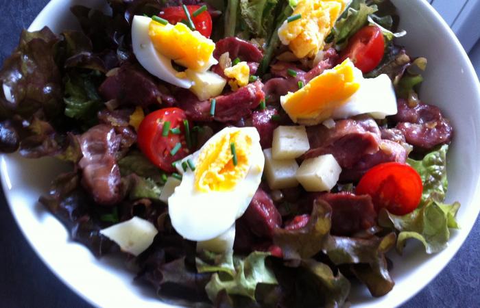 Rgime Dukan (recette minceur) : Salade de gsiers, tomme de Savoie et tomates cerises  #dukan https://www.proteinaute.com/recette-salade-de-gesiers-tomme-de-savoie-et-tomates-cerises-13850.html