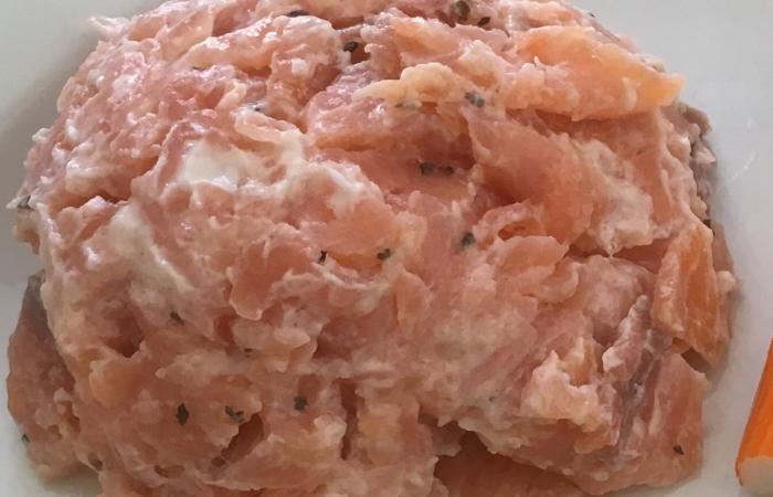 Rgime Dukan (recette minceur) : Tartare de saumon frais  #dukan https://www.proteinaute.com/recette-tartare-de-saumon-frais-13903.html