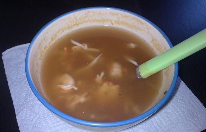 Rgime Dukan (recette minceur) : Soupe crevettes et surimi #dukan https://www.proteinaute.com/recette-soupe-crevettes-et-surimi-1816.html
