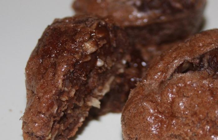 Rgime Dukan (recette minceur) : Petits brownies choco/noisette  #dukan https://www.proteinaute.com/recette-petits-brownies-choco-noisette-3634.html