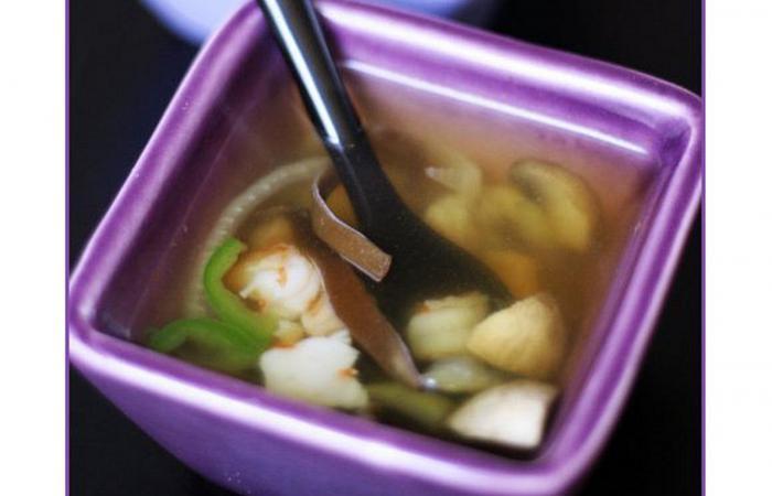Rgime Dukan (recette minceur) : Soupe vietnamienne aux crevettes #dukan https://www.proteinaute.com/recette-soupe-vietnamienne-aux-crevettes-386.html