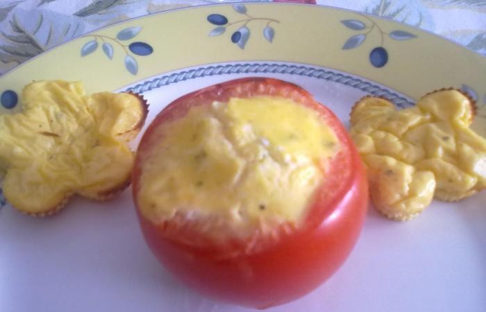 Rgime Dukan (recette minceur) : Tomates farcies au fromage #dukan https://www.proteinaute.com/recette-tomates-farcies-au-fromage-3943.html
