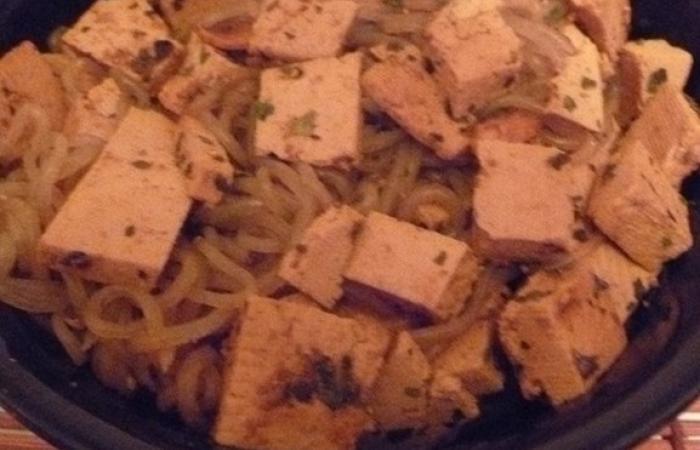 Rgime Dukan (recette minceur) : Vermicelles de konjac au tofu curry #dukan https://www.proteinaute.com/recette-vermicelles-de-konjac-au-tofu-curry-4589.html