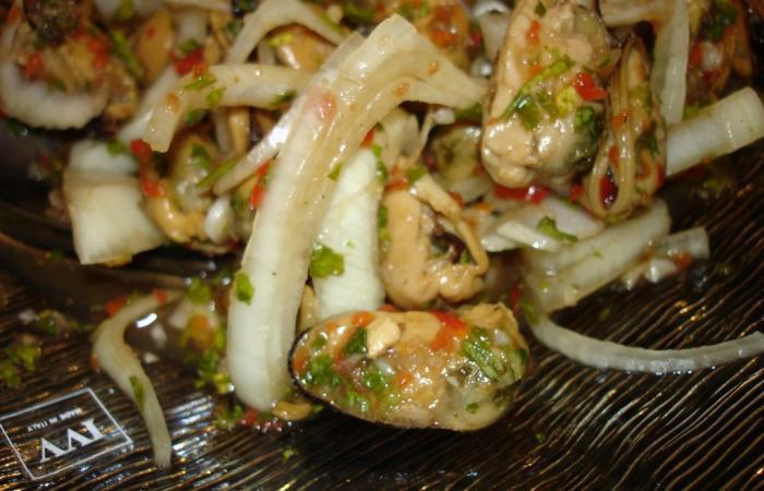 Rgime Dukan (recette minceur) : Salade de moules marines  l'oignon doux #dukan https://www.proteinaute.com/recette-salade-de-moules-marinees-a-l-oignon-doux-5432.html