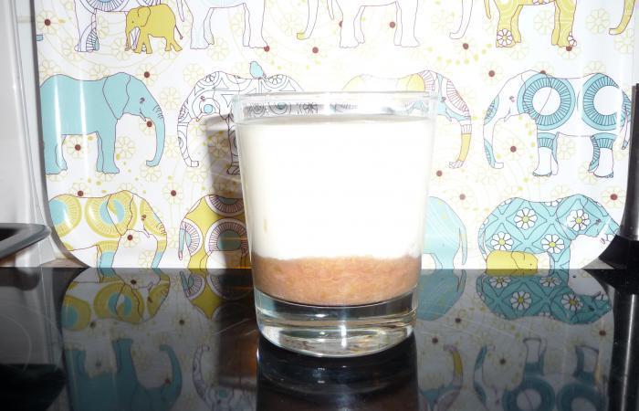 Rgime Dukan (recette minceur) : Panacotta Dukan onctueuse  la vanille sur lit de rhubarbe #dukan https://www.proteinaute.com/recette-panacotta-dukan-onctueuse-a-la-vanille-sur-lit-de-rhubarbe-56.html