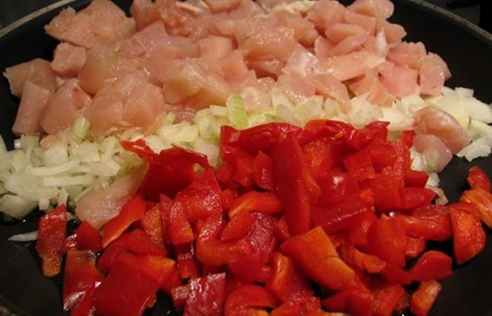 Rgime Dukan (recette minceur) : Poulet aux poivrons et sa sauce #dukan https://www.proteinaute.com/recette-poulet-aux-poivrons-et-sa-sauce-6124.html