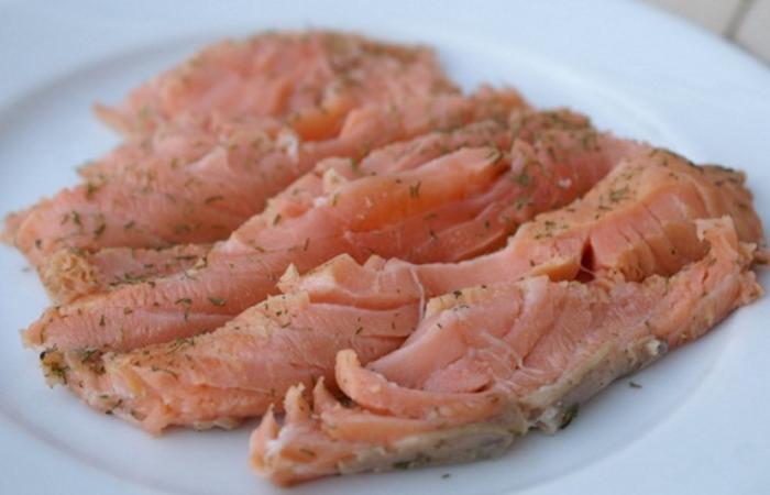 Rgime Dukan (recette minceur) : Saumon gravlax  l'aneth #dukan https://www.proteinaute.com/recette-saumon-gravlax-a-l-aneth-6219.html