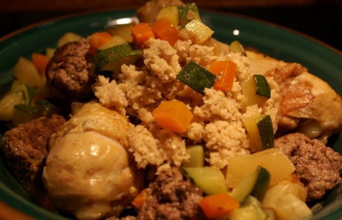 Régime Dukan (recette minceur) : Coucous revisité keftas et poulet au boulgour d'avoine #dukan https://www.proteinaute.com/recette-coucous-revisite-keftas-et-poulet-au-boulgour-d-avoine-6274.html
