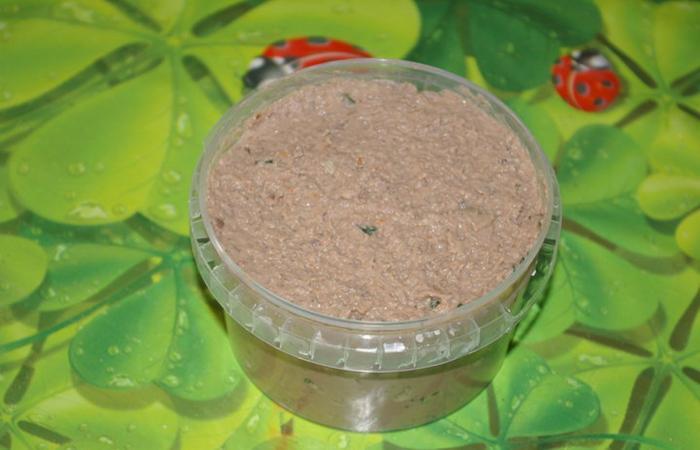 Rgime Dukan (recette minceur) : Pat de foies de volaille faon Lna #dukan https://www.proteinaute.com/recette-pate-de-foies-de-volaille-facon-lena-669.html