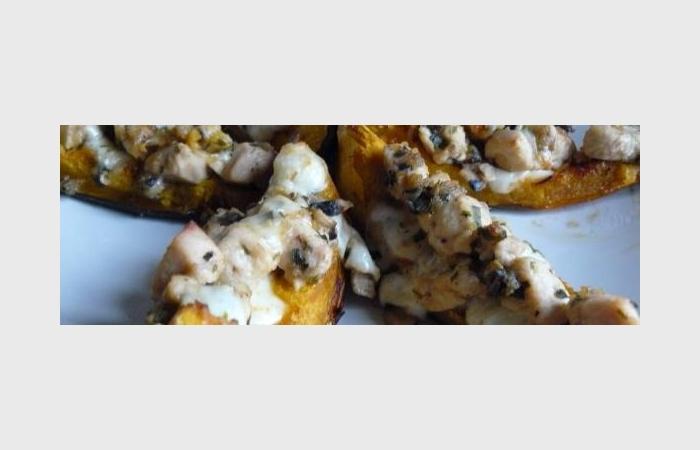 Rgime Dukan (recette minceur) : Courge acorn squash rtie au poulet champignon mozza #dukan https://www.proteinaute.com/recette-courge-acorn-squash-rotie-au-poulet-champignon-mozza-6920.html