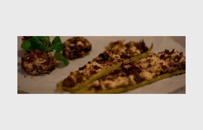 Régime Dukan (recette minceur) : Piments farçis au poulet #dukan https://www.proteinaute.com/recette-piments-farcis-au-poulet-6991.html