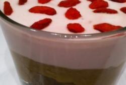 Recette Dukan : Verrine fraise-rhubarbe sur son lit biscuit
