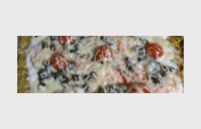 Rgime Dukan (recette minceur) : Pizza saumon cpres et tomate cerise #dukan https://www.proteinaute.com/recette-pizza-saumon-capres-et-tomate-cerise-8165.html
