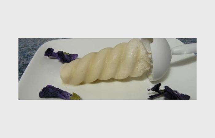 Rgime Dukan (recette minceur) : Glace  la violette et  la mauve au yaourt de brebis #dukan https://www.proteinaute.com/recette-glace-a-la-violette-et-a-la-mauve-au-yaourt-de-brebis-8392.html