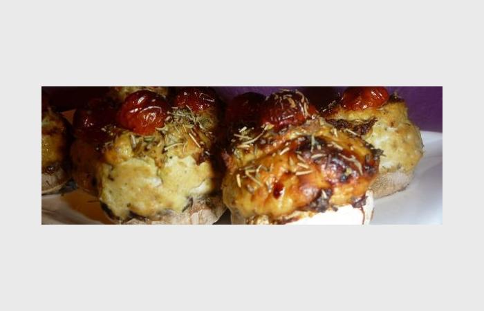 Régime Dukan (recette minceur) : Champignons farcis à l'indienne #dukan https://www.proteinaute.com/recette-champignons-farcis-a-l-indienne-8552.html