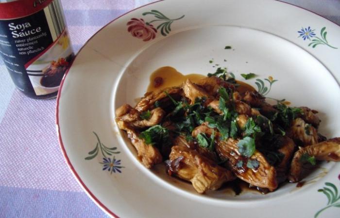 Rgime Dukan (recette minceur) : Eminc de poulet sauce soja #dukan https://www.proteinaute.com/recette-emince-de-poulet-sauce-soja-860.html