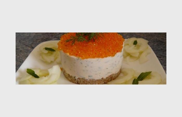Rgime Dukan (recette minceur) : Cheesecake au saumon fum et fines herbes #dukan https://www.proteinaute.com/recette-cheesecake-au-saumon-fume-et-fines-herbes-8702.html