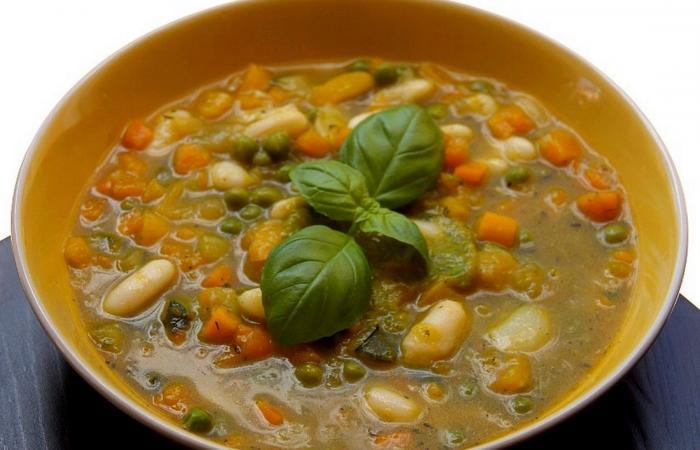 Rgime Dukan (recette minceur) : Soupe au pistou #dukan https://www.proteinaute.com/recette-soupe-au-pistou-8787.html