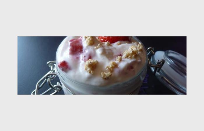 Rgime Dukan (recette minceur) : Yaourt la laitire fruits ptissiers (saveurs tarte aux fraises) #dukan https://www.proteinaute.com/recette-yaourt-la-laitiere-fruits-patissiers-saveurs-tarte-aux-fraises-9017.html