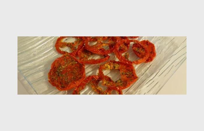 Rgime Dukan (recette minceur) : Petites chips de tomates ou tomates confites au basilic #dukan https://www.proteinaute.com/recette-petites-chips-de-tomates-ou-tomates-confites-au-basilic-9087.html
