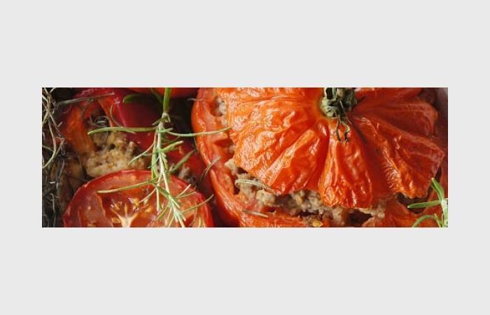 Rgime Dukan (recette minceur) : Tomates coeur de boeuf farcies  la moutarde et au Romarin #dukan https://www.proteinaute.com/recette-tomates-coeur-de-boeuf-farcies-a-la-moutarde-et-au-romarin-9213.html