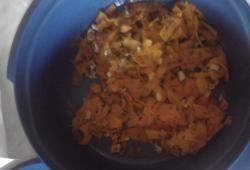 Recette Dukan : Spaghettis de carottes  la persillade et cuits  la vapeur
