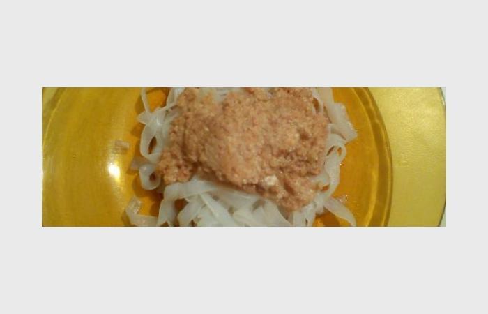 Rgime Dukan (recette minceur) : Sauce aux oignons et jambon sur lit de tagliatelles de konjac #dukan https://www.proteinaute.com/recette-sauce-aux-oignons-et-jambon-sur-lit-de-tagliatelles-de-konjac-9413.html