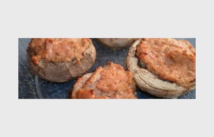 Rgime Dukan (recette minceur) : Champignons farcis au jambon #dukan https://www.proteinaute.com/recette-champignons-farcis-au-jambon-9695.html