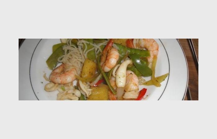 Rgime Dukan (recette minceur) : Wok pic aux crevettes et lgumes #dukan https://www.proteinaute.com/recette-wok-epice-aux-crevettes-et-legumes-9739.html