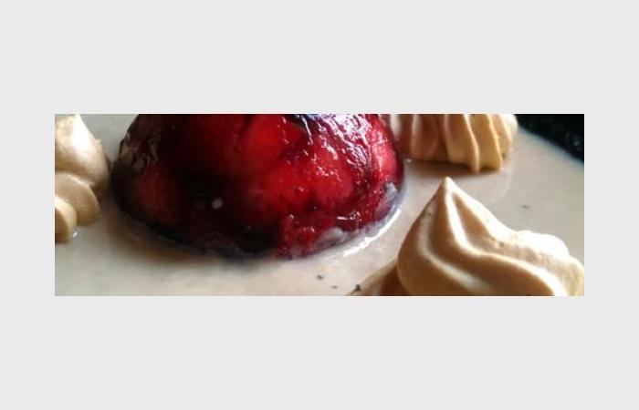 Rgime Dukan (recette minceur) : Dme de fraises en gele d'hibiscus sur crme de tonka #dukan https://www.proteinaute.com/recette-dome-de-fraises-en-gelee-d-hibiscus-sur-creme-de-tonka-9782.html