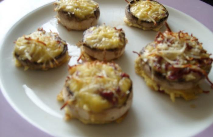 Rgime Dukan (recette minceur) : Champignons farcis: oignon-viande des Grisons-cancoillote #dukan https://www.proteinaute.com/recette-champignons-farcis-oignon-viande-des-grisons-cancoillote-3264.html