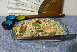 Recette Dukan : Pad Thaï au poulet tofu nouilles de konjac au tofu pour 2 personnes assiettes copieuses