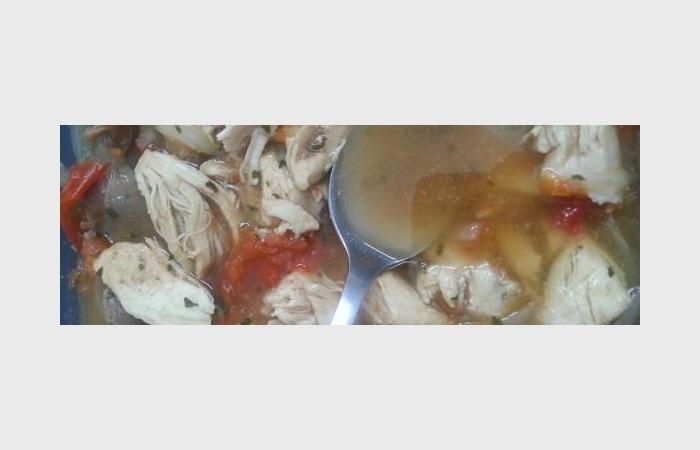 Régime Dukan (recette minceur) : Soupe au poulet #dukan https://www.proteinaute.com/recette-soupe-au-poulet-10063.html