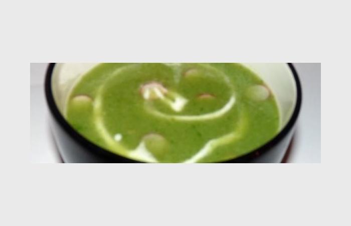Rgime Dukan (recette minceur) : Soupe courgettes et fanes de radis #dukan https://www.proteinaute.com/recette-soupe-courgettes-et-fanes-de-radis-10156.html