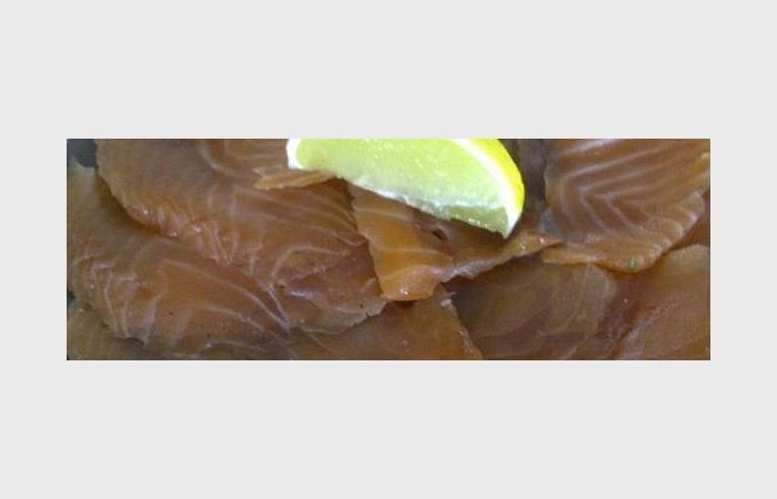 Régime Dukan (recette minceur) : Saumon gravelax #dukan https://www.proteinaute.com/recette-saumon-gravelax-10209.html