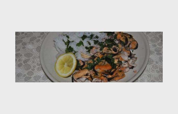 Régime Dukan (recette minceur) : Assiette de fruits de mer au konjac express #dukan https://www.proteinaute.com/recette-assiette-de-fruits-de-mer-au-konjac-express-10267.html